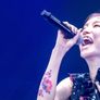 리사 '더 버스' 일본 무도관 콘서트: 라이브 이즈 스마일 올웨이즈, 이브 & 버스 스틸컷