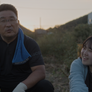 나무가 기운 쪽으로 스틸컷