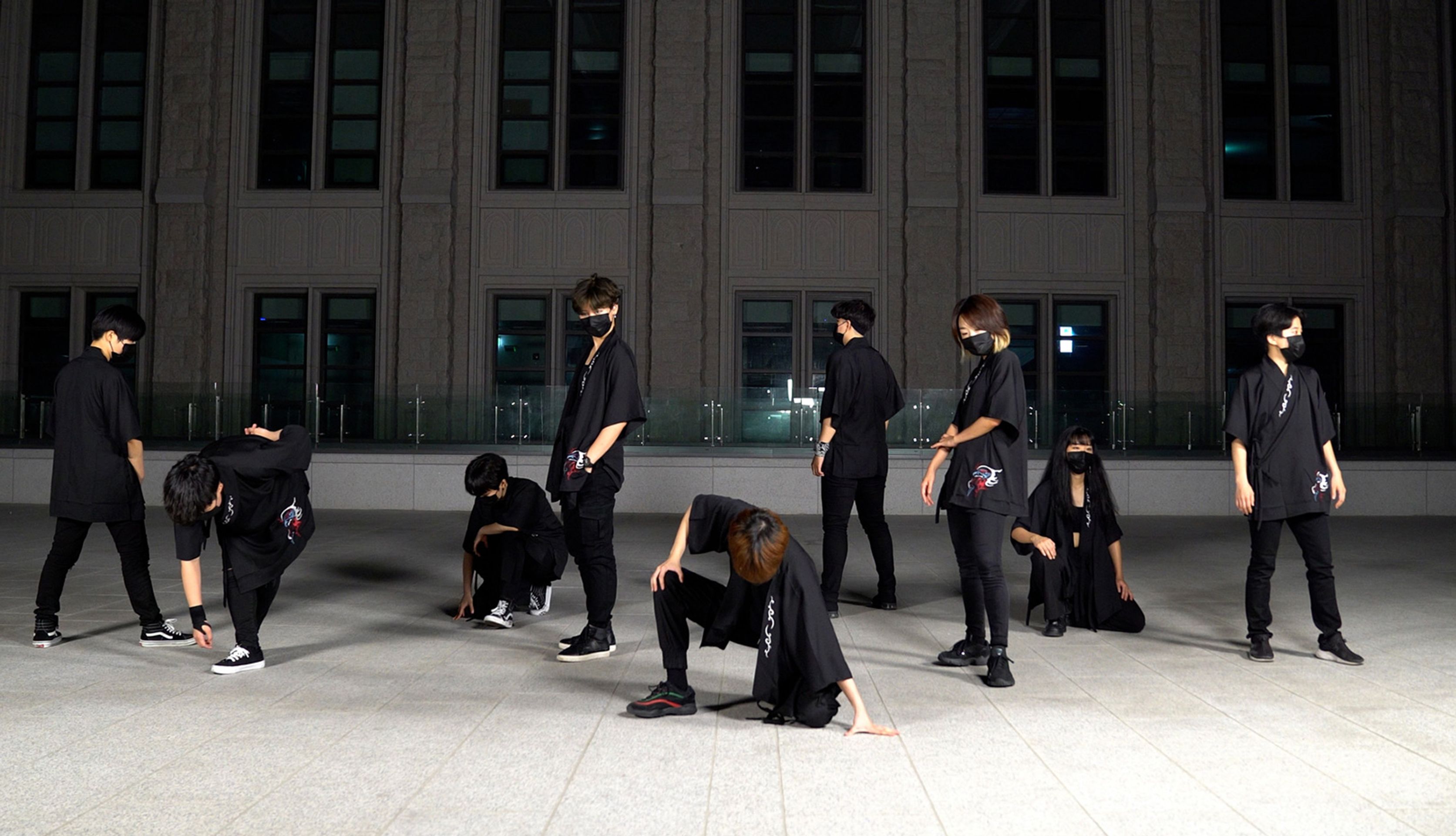 무브@8PM