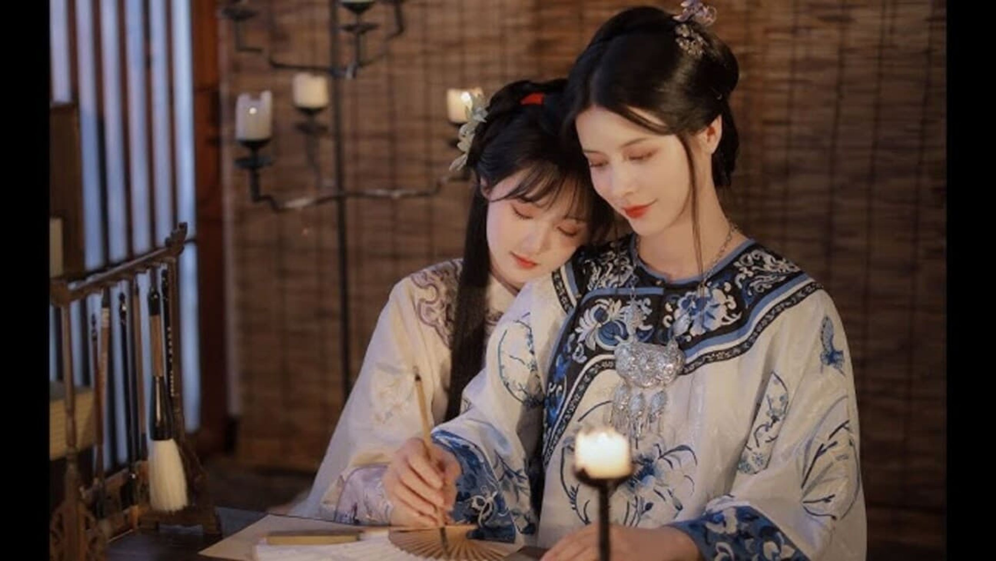 더 카나리 인 더 케이지