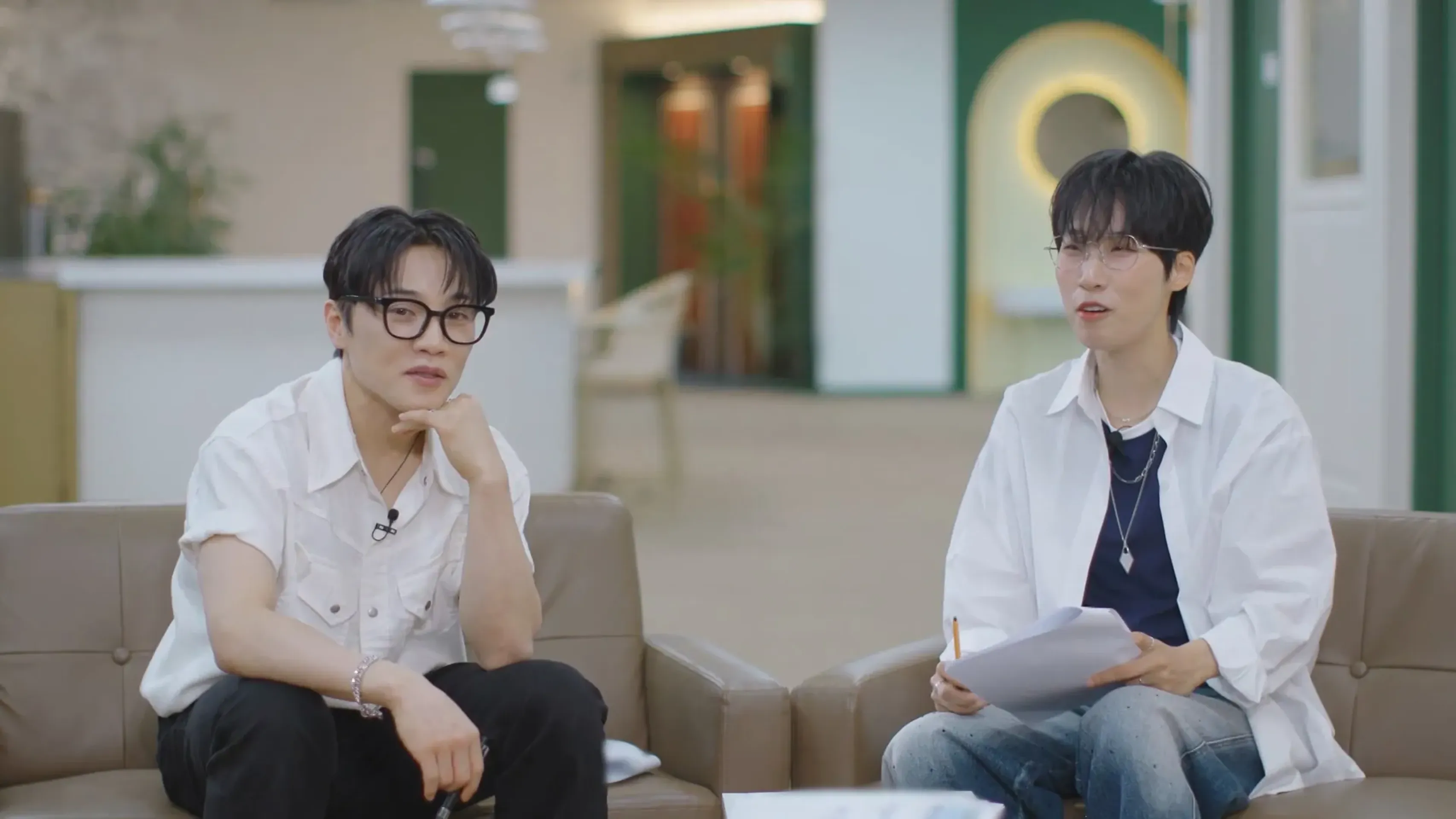 BOYS ll PLANET COMMENTARY