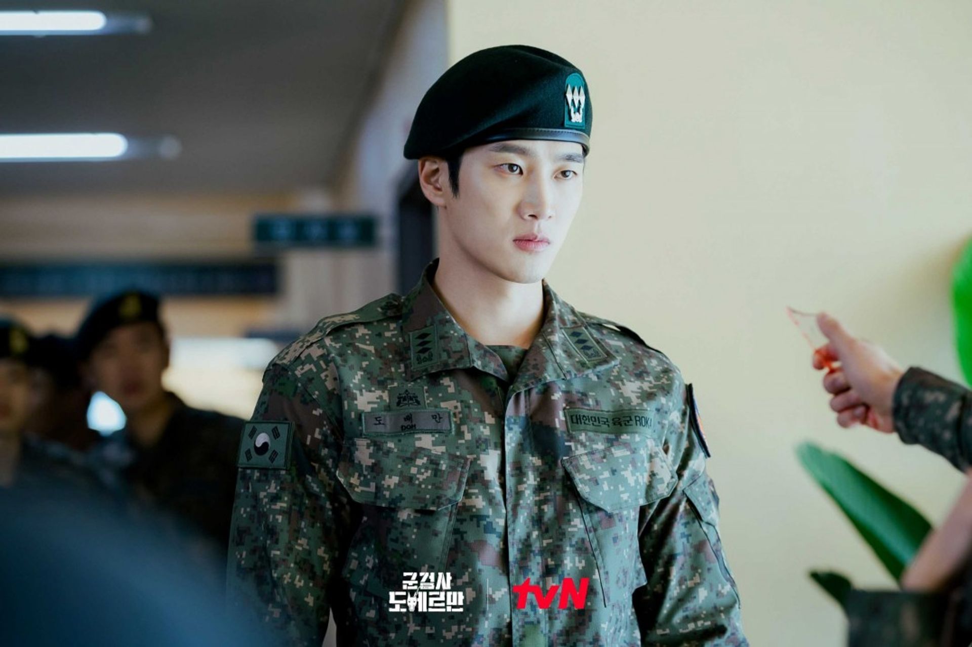 김우석