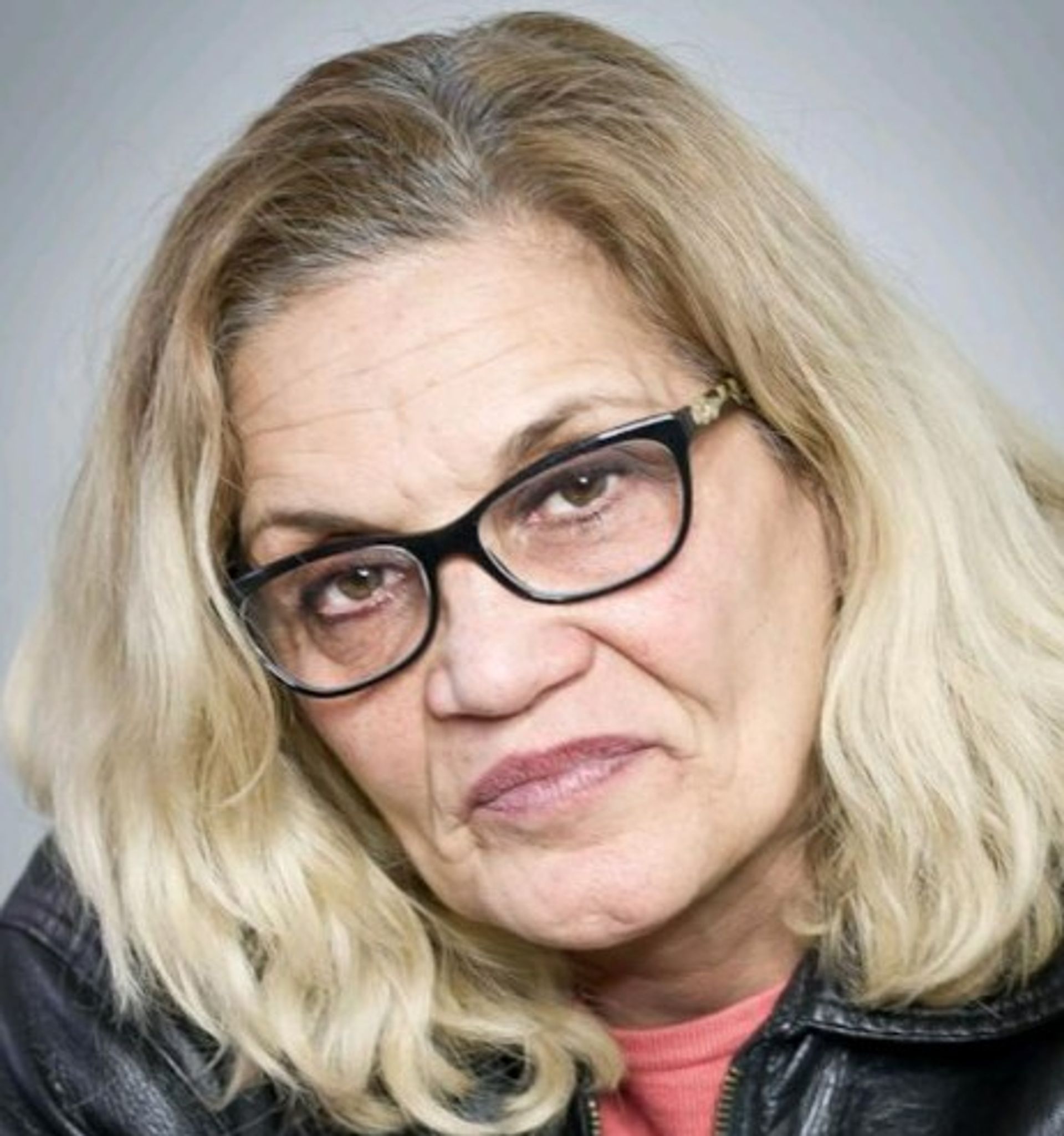 애니 피사피아 
