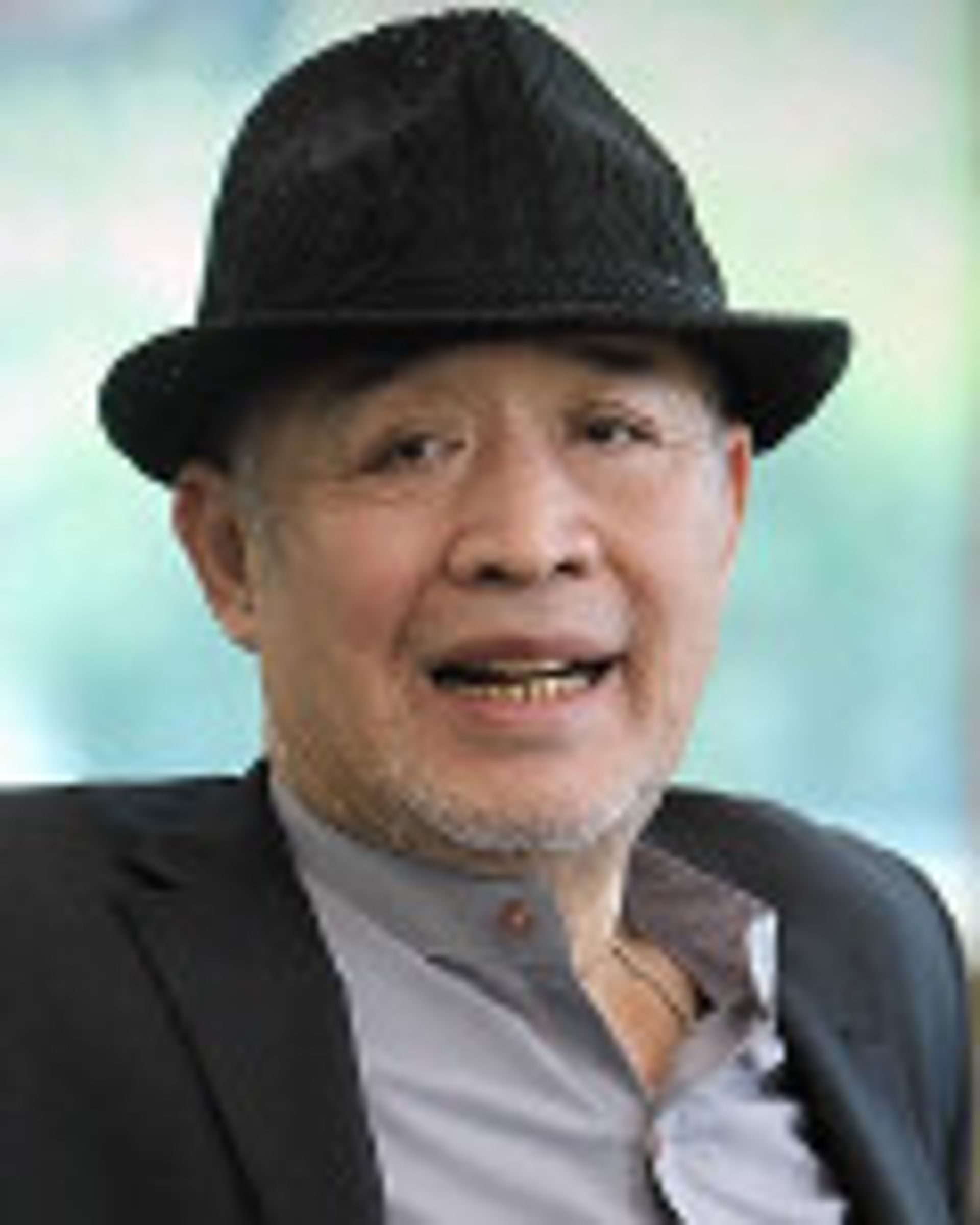 김희라