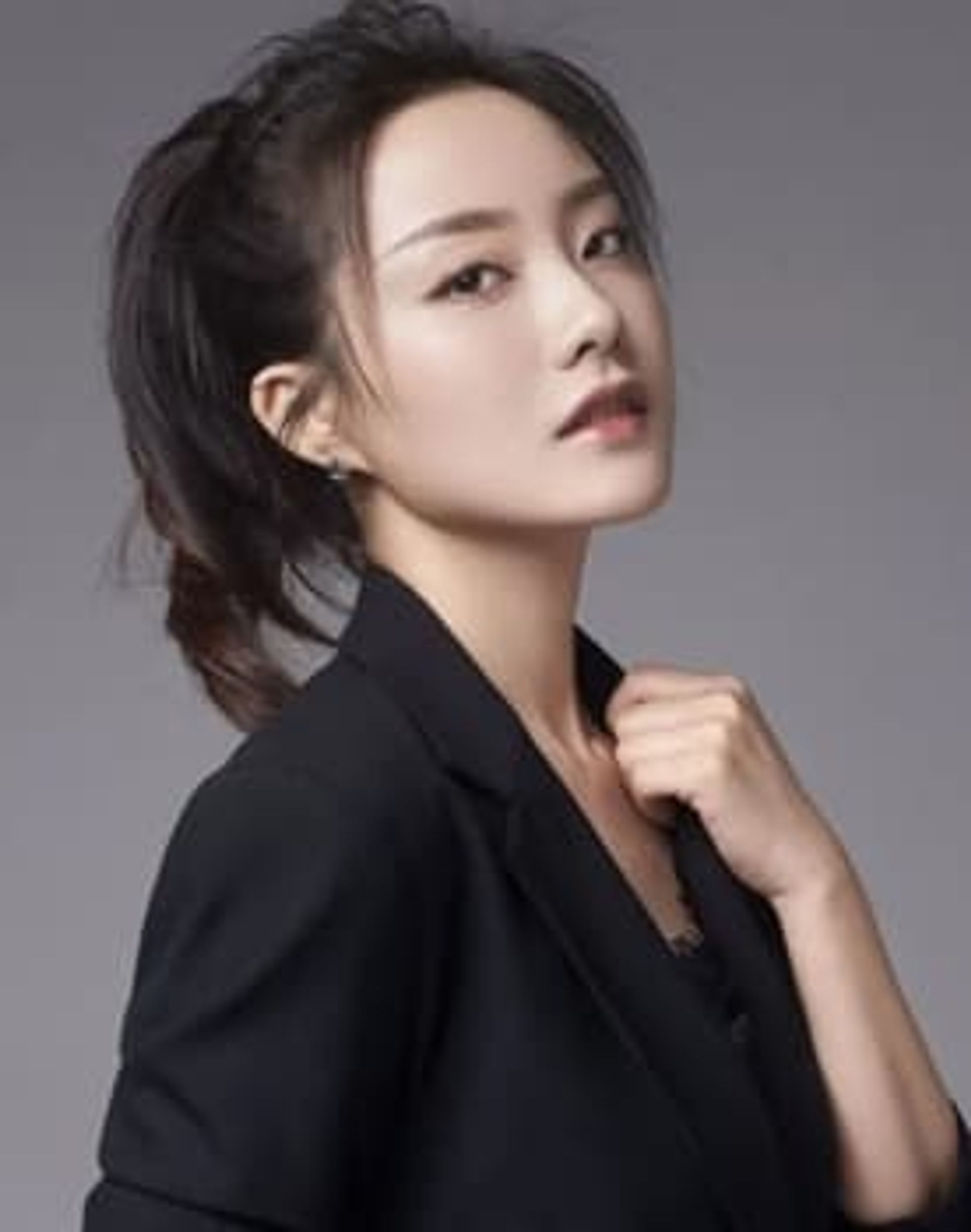 최진진