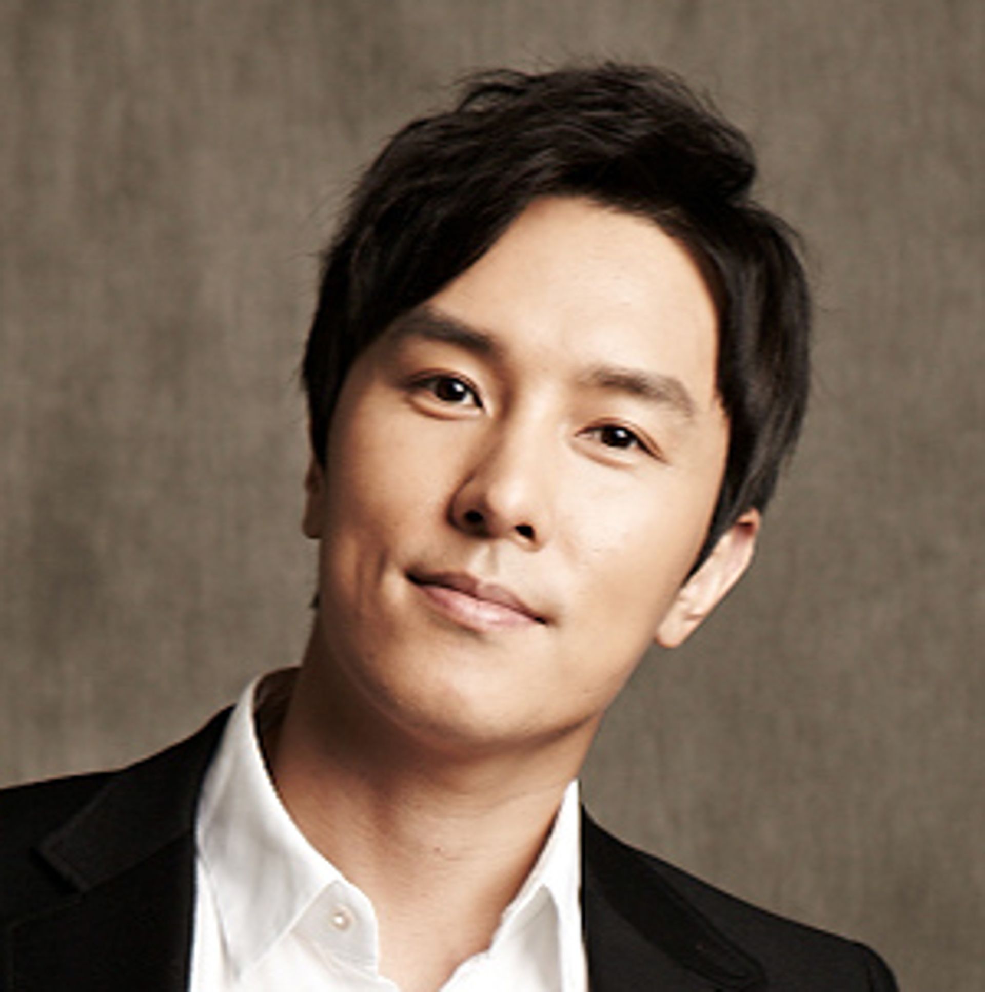 김동완