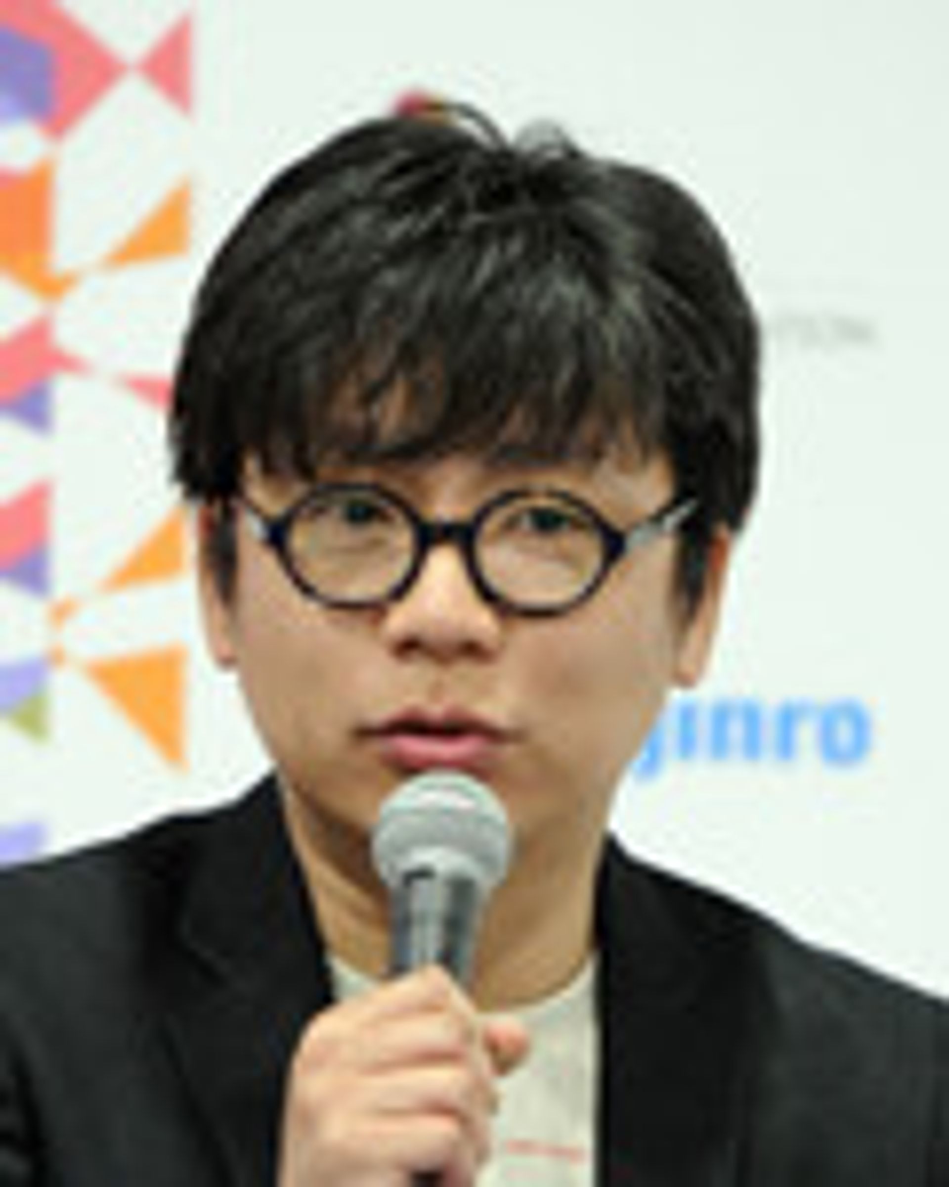 박진석