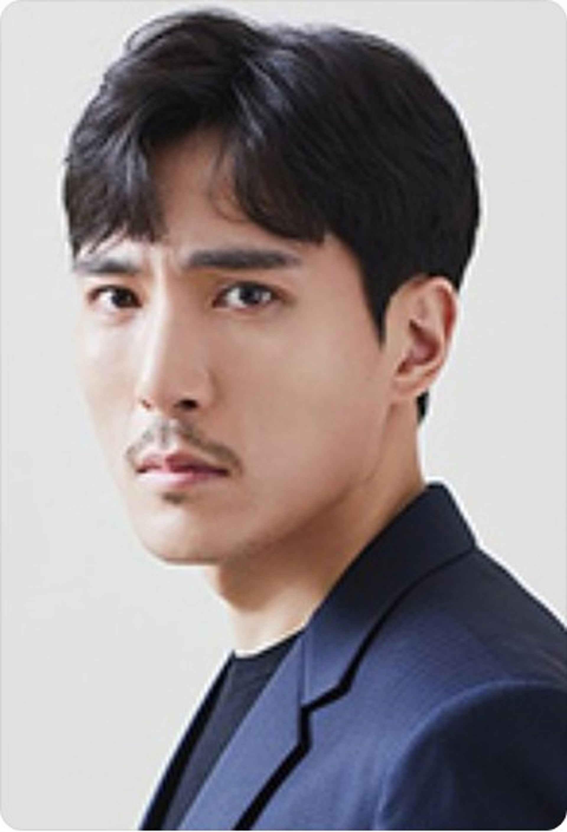 조태일
