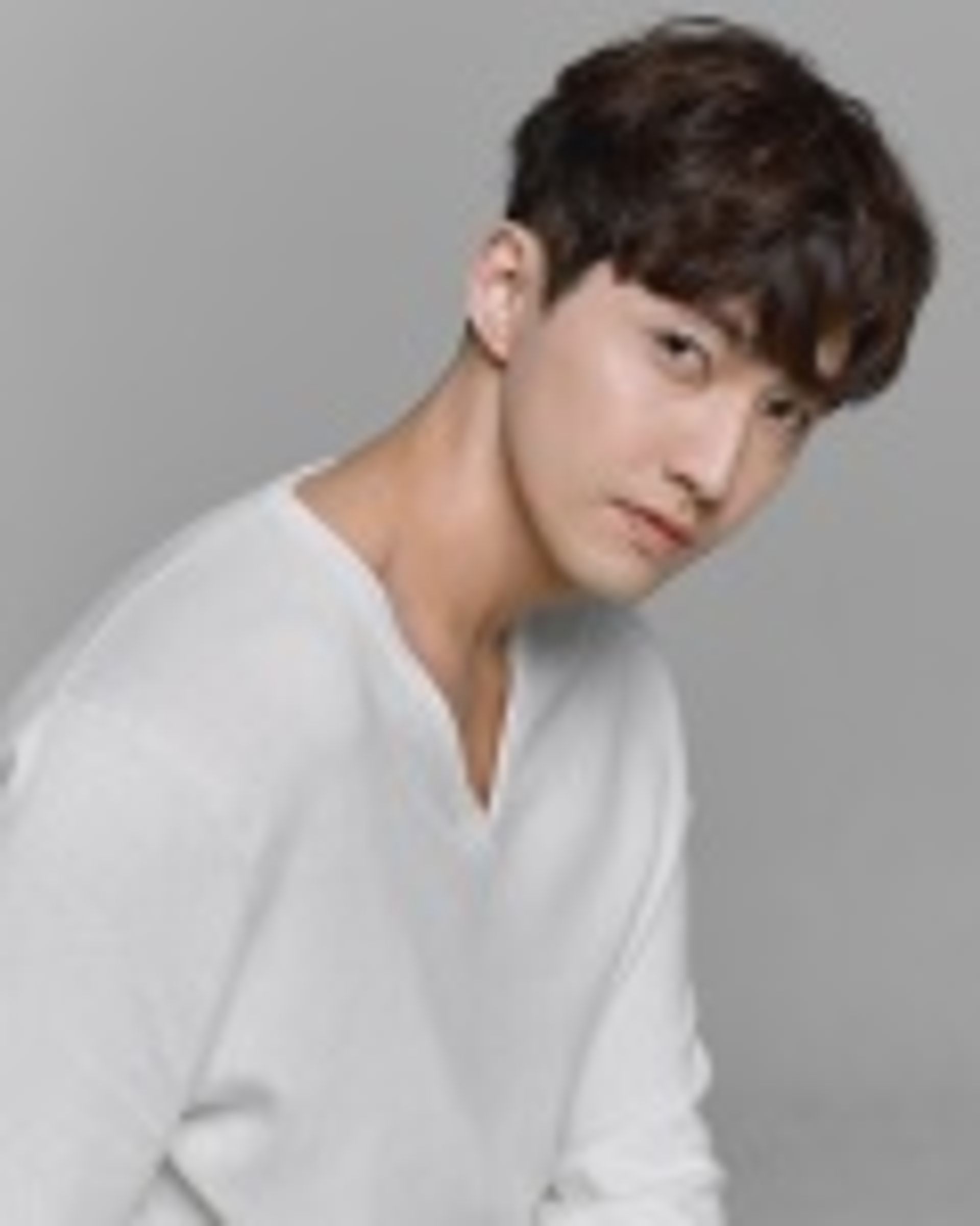 백민현