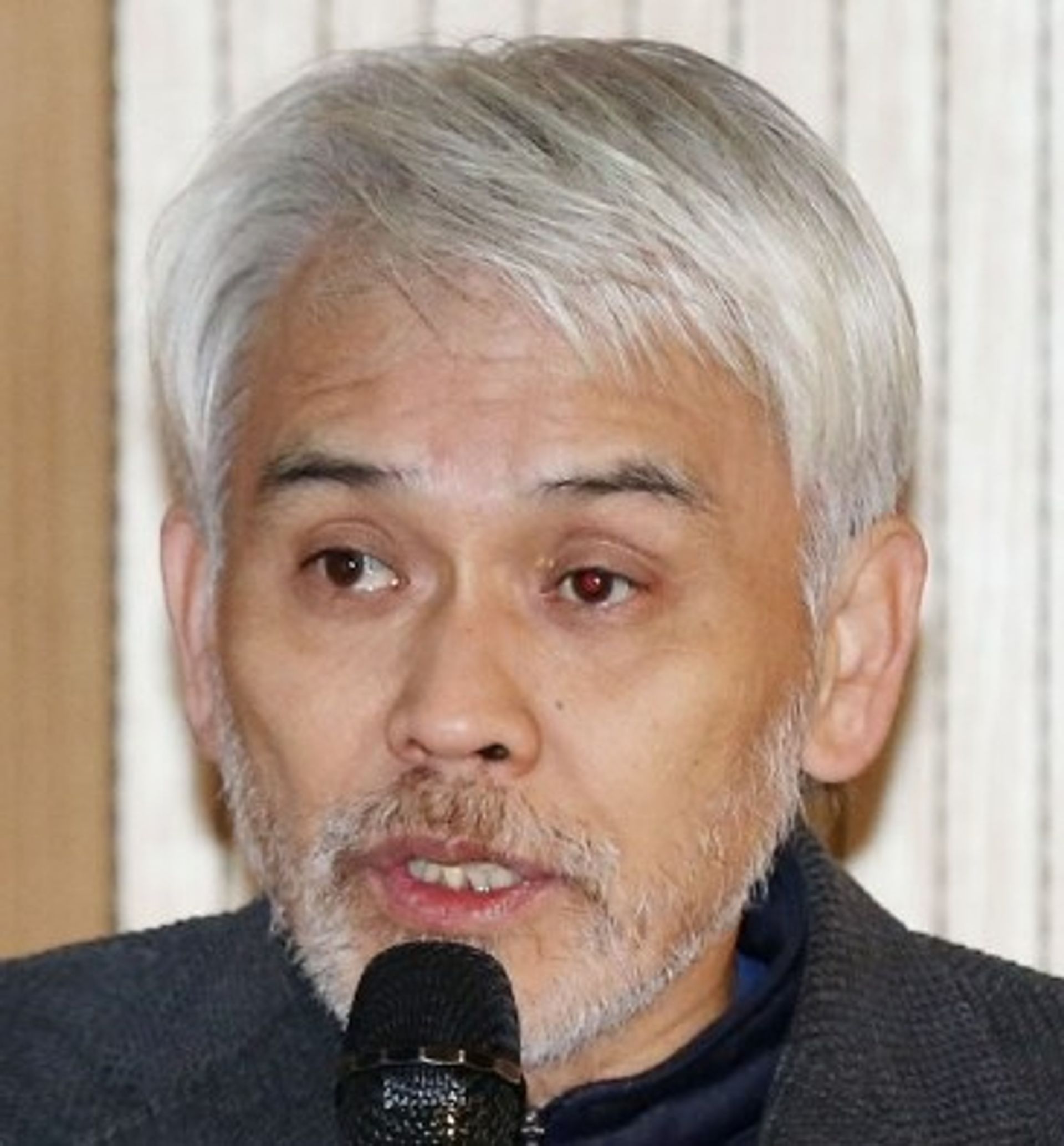 변우균