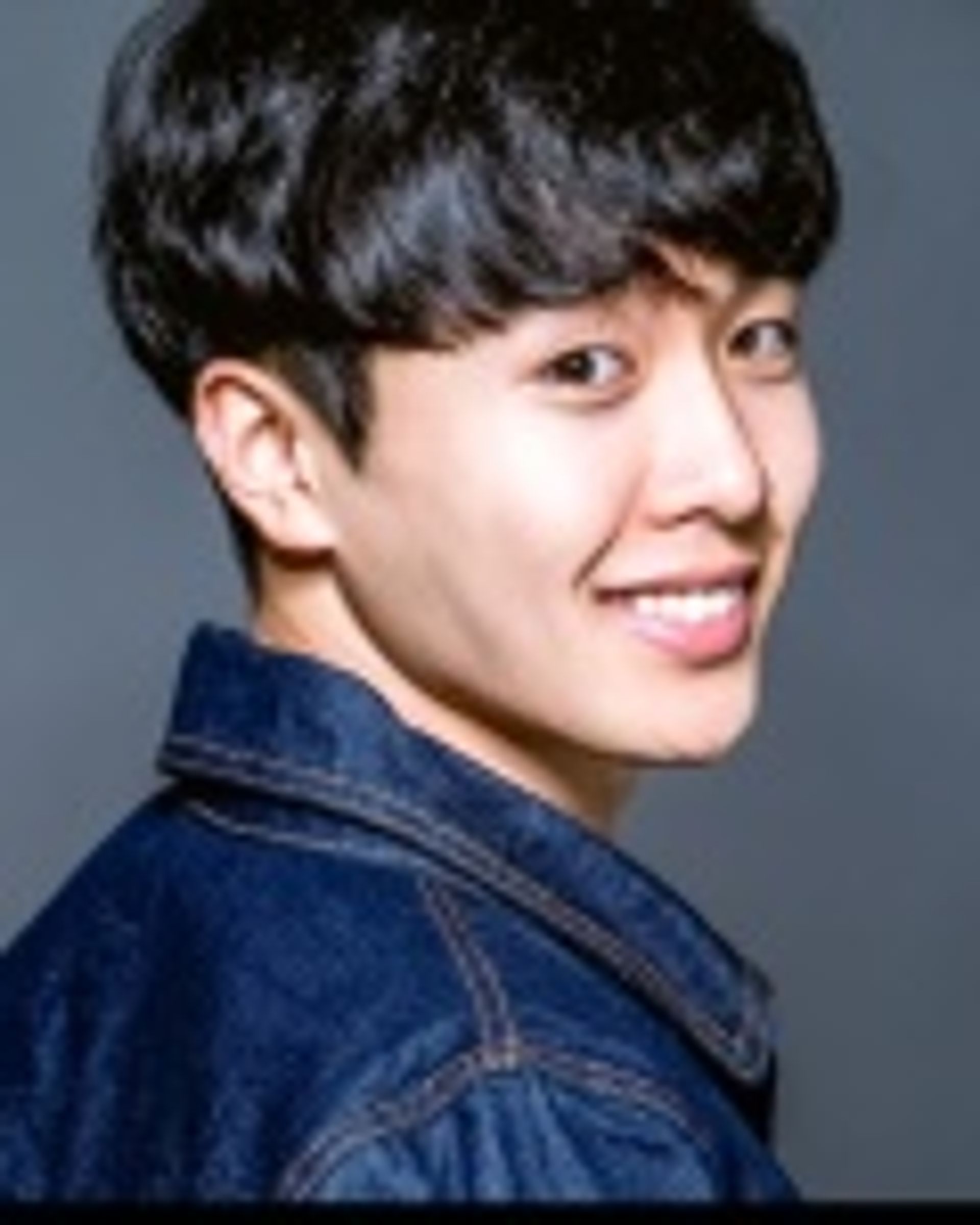 윤우