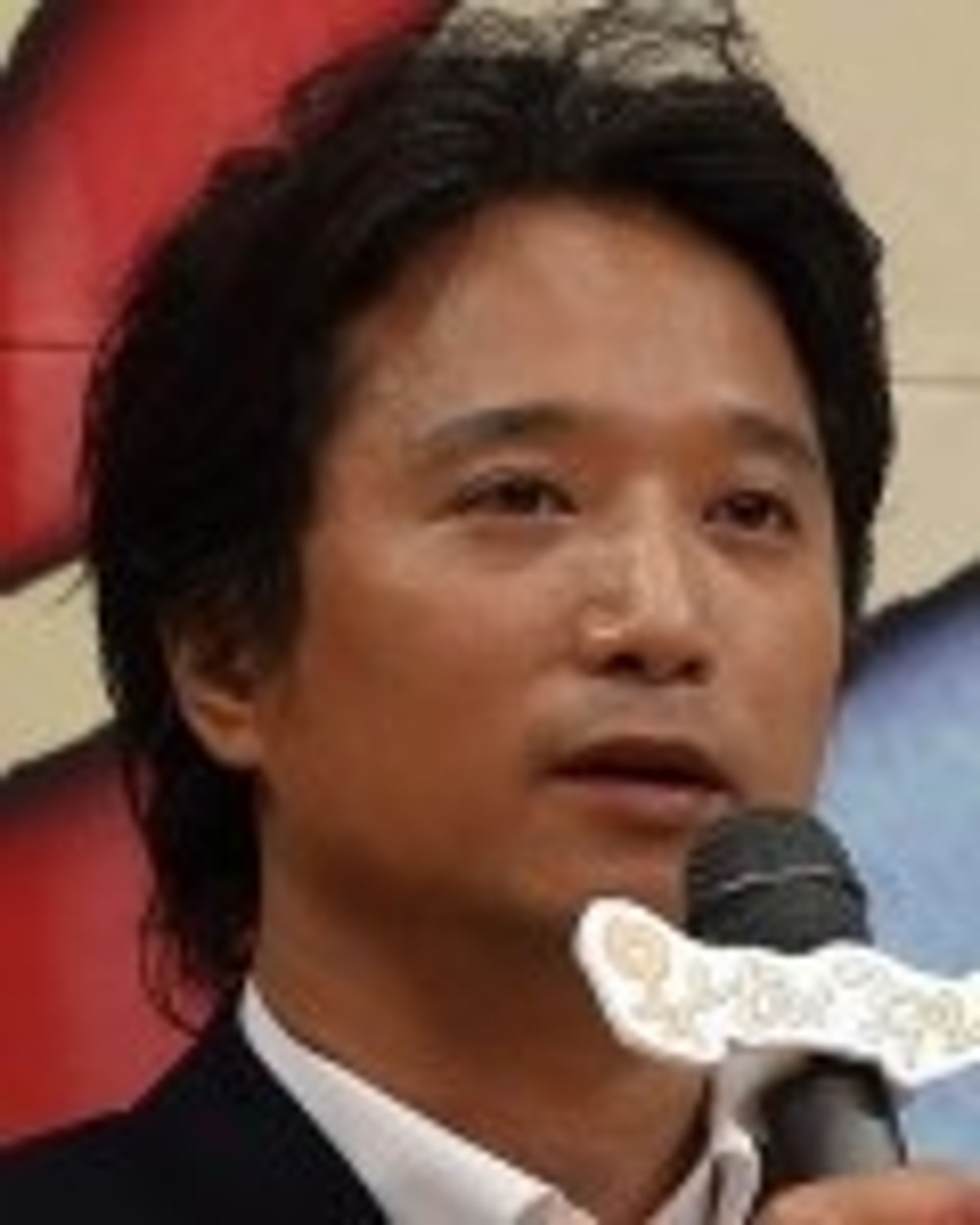 신윤섭