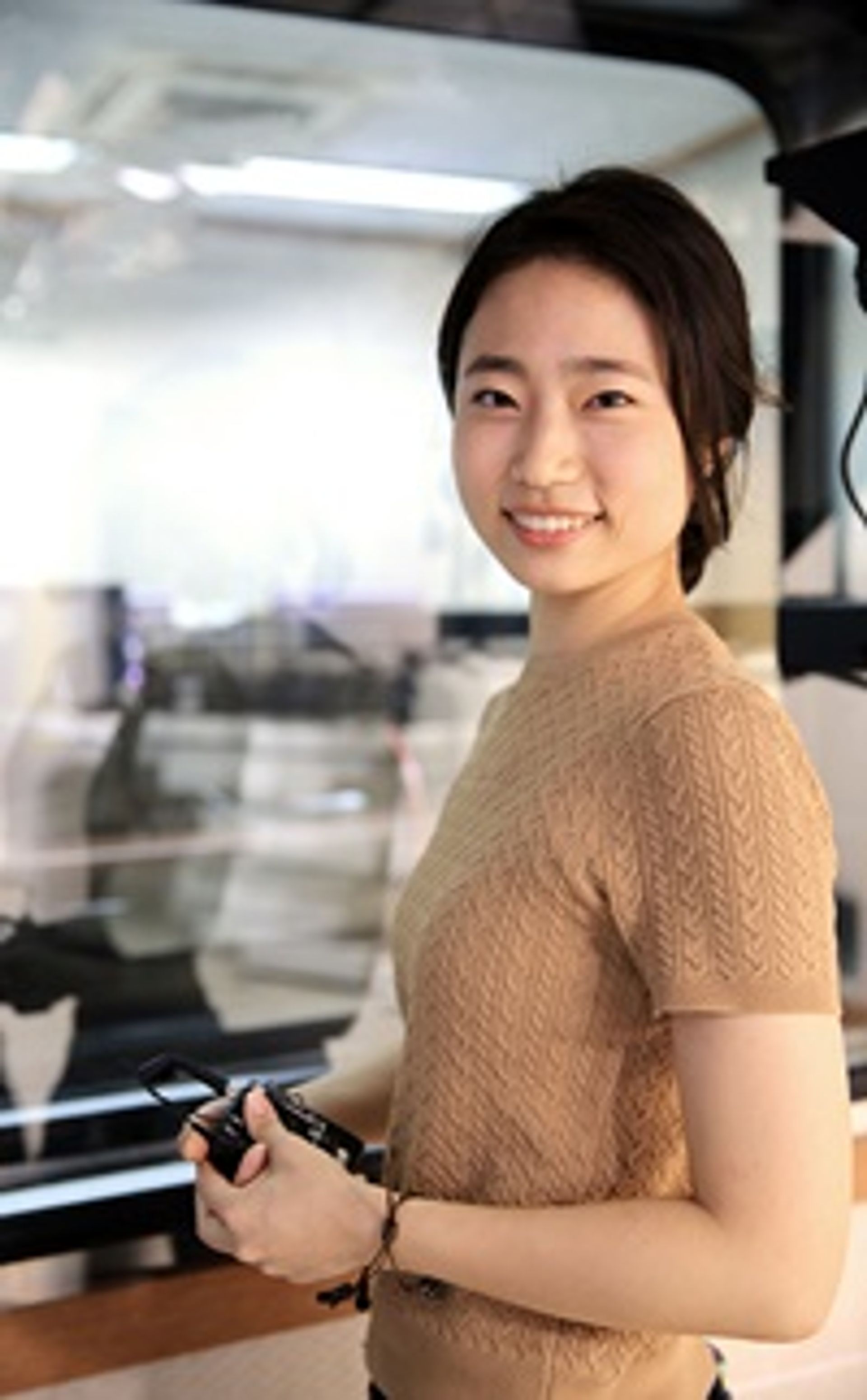 황지은