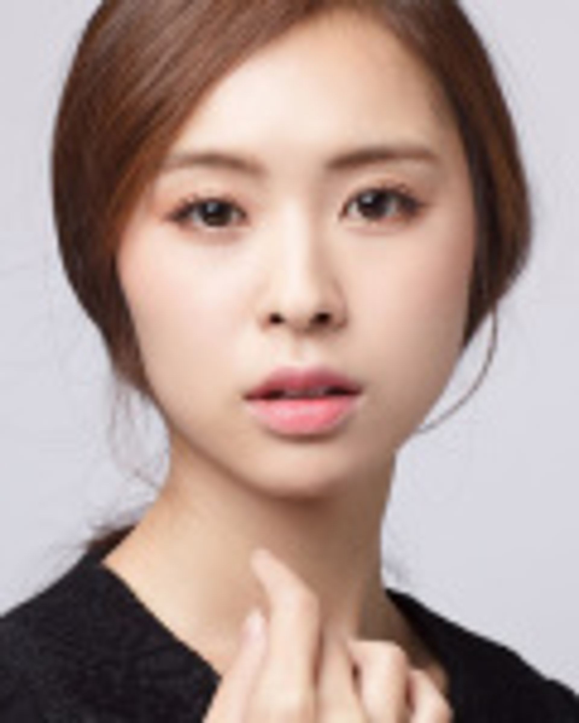 니시아키 아이나