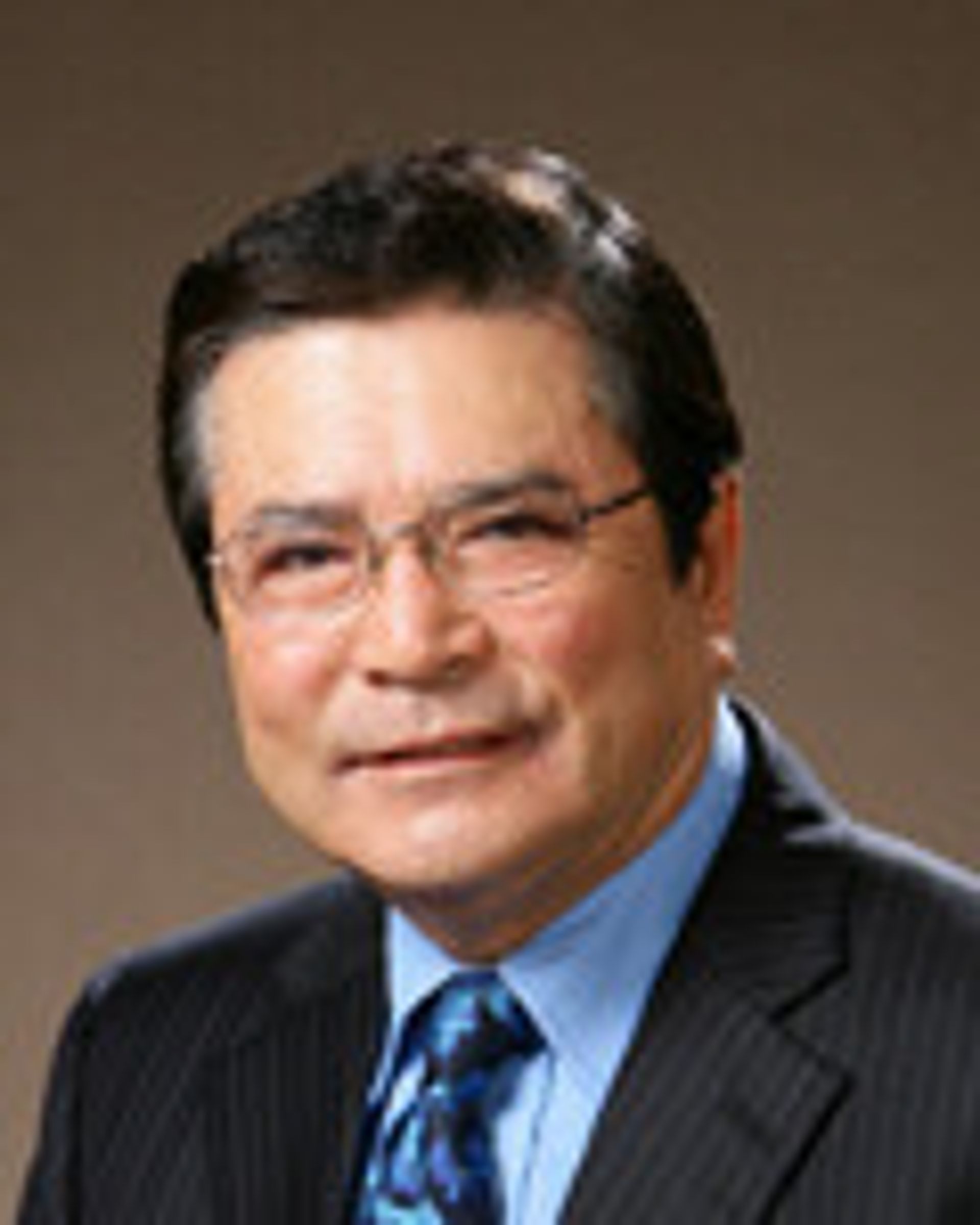 이일웅
