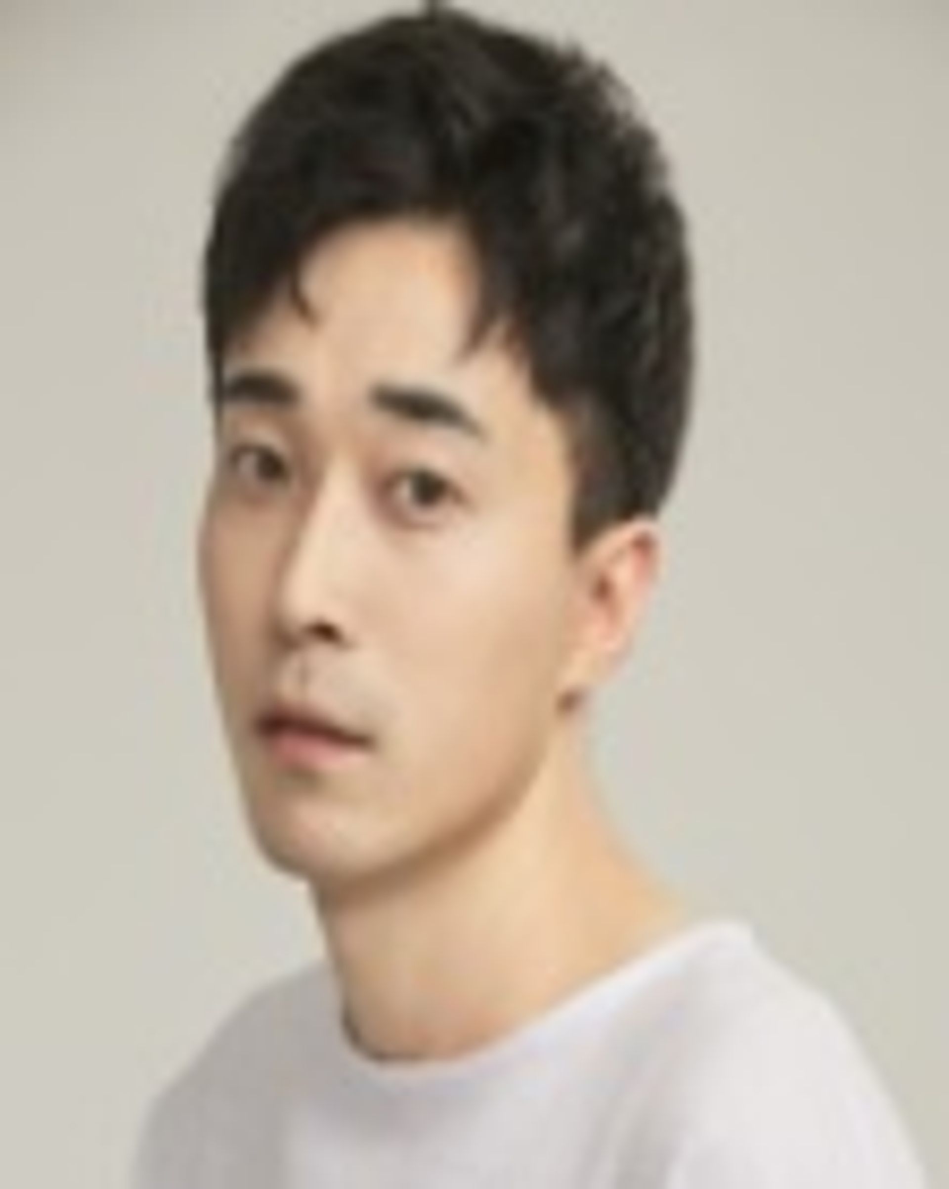 김동석