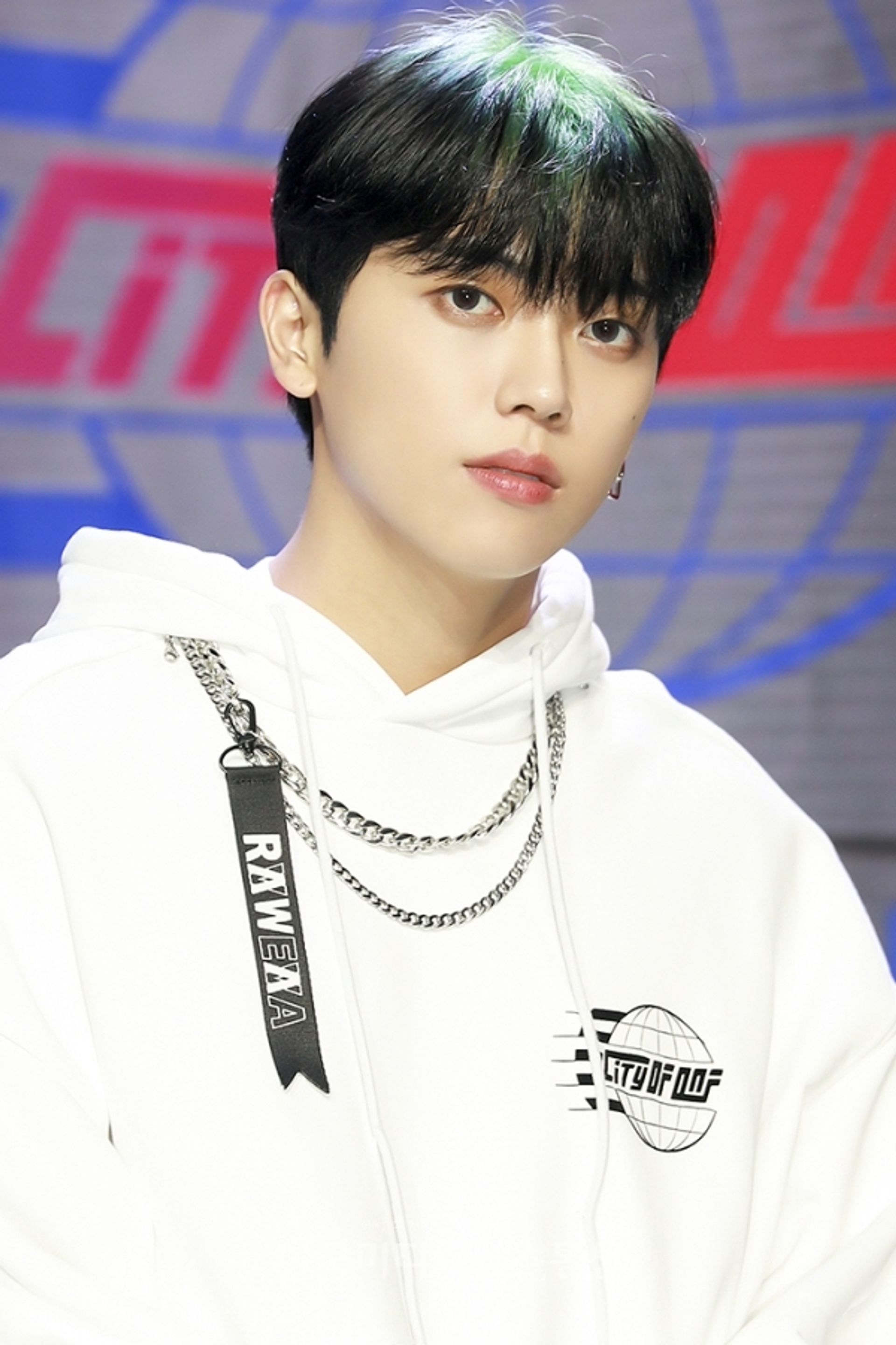 민균
