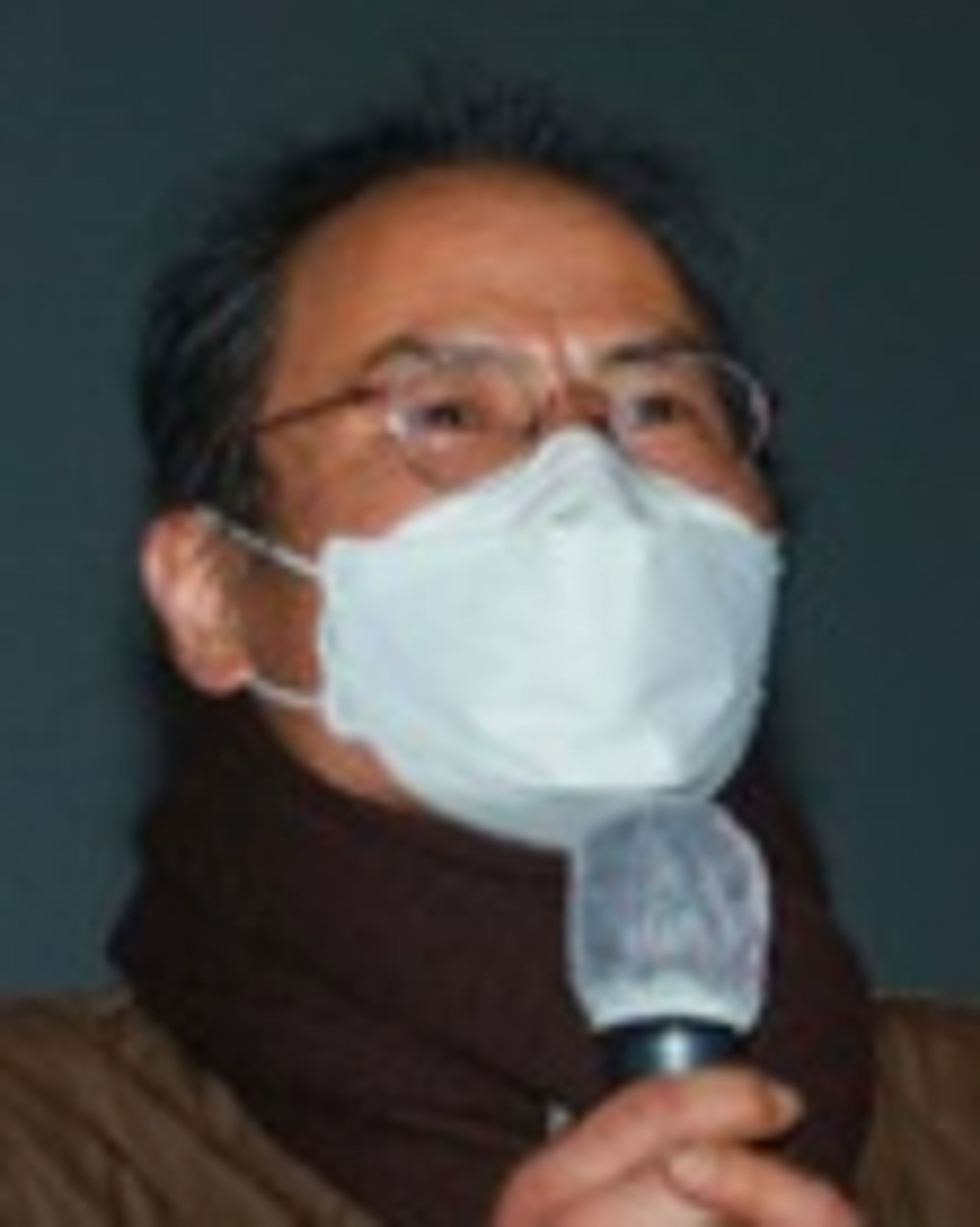 이근이