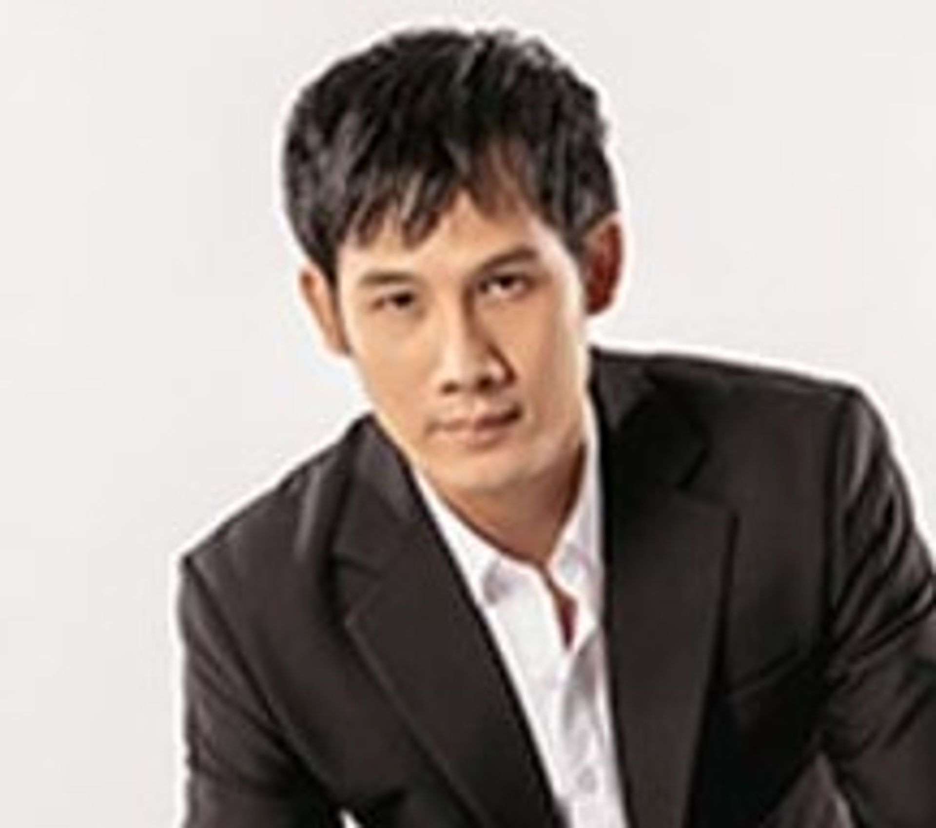 탄 툭