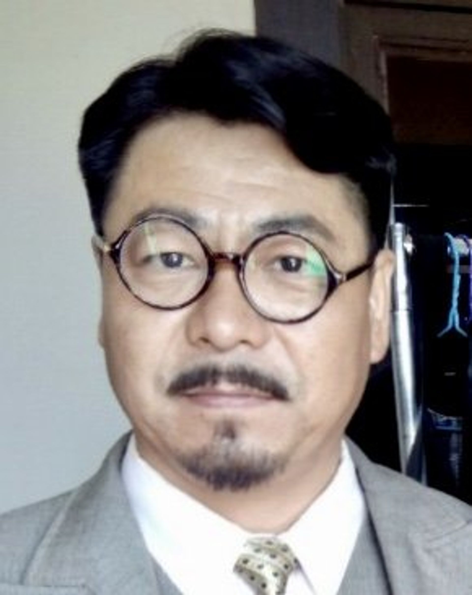 자훙