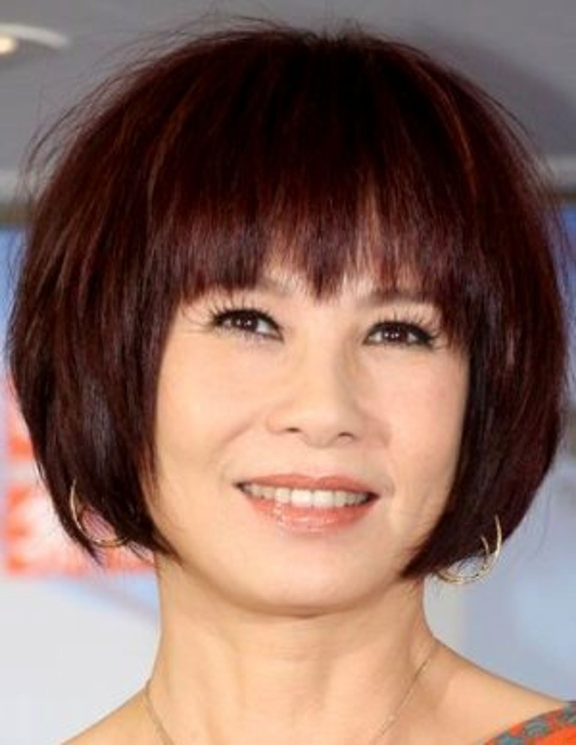데비 추