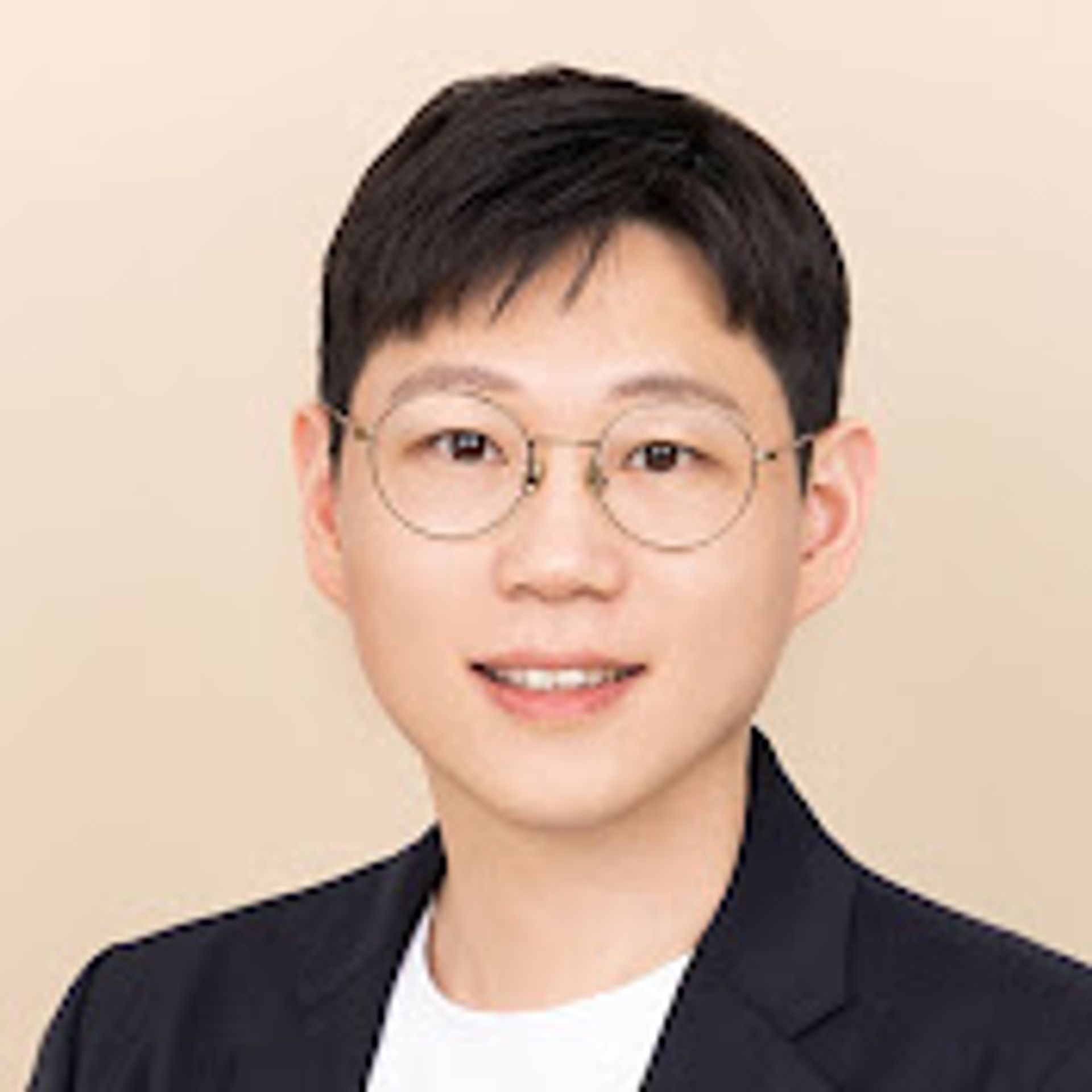 초명