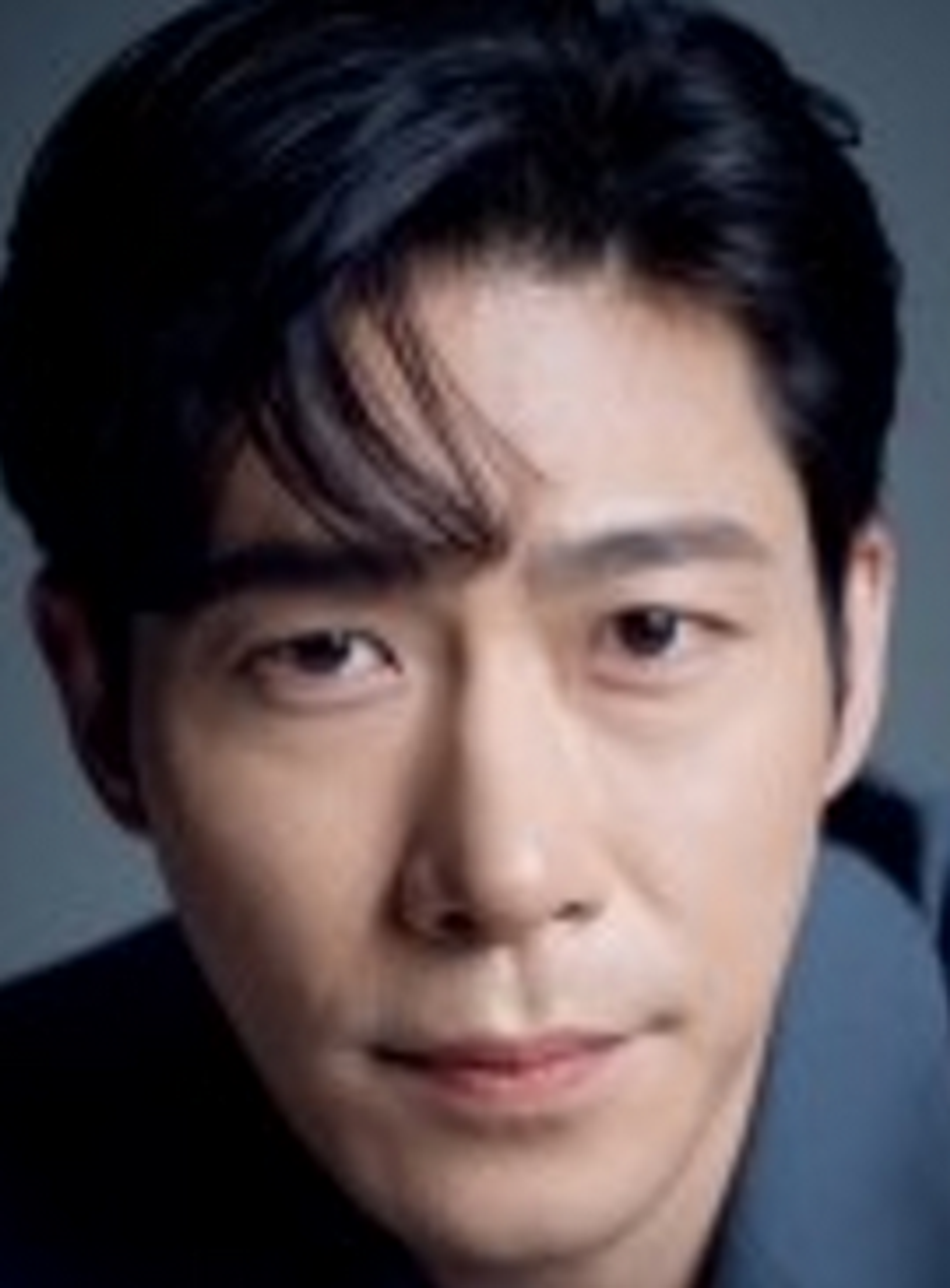 박은석
