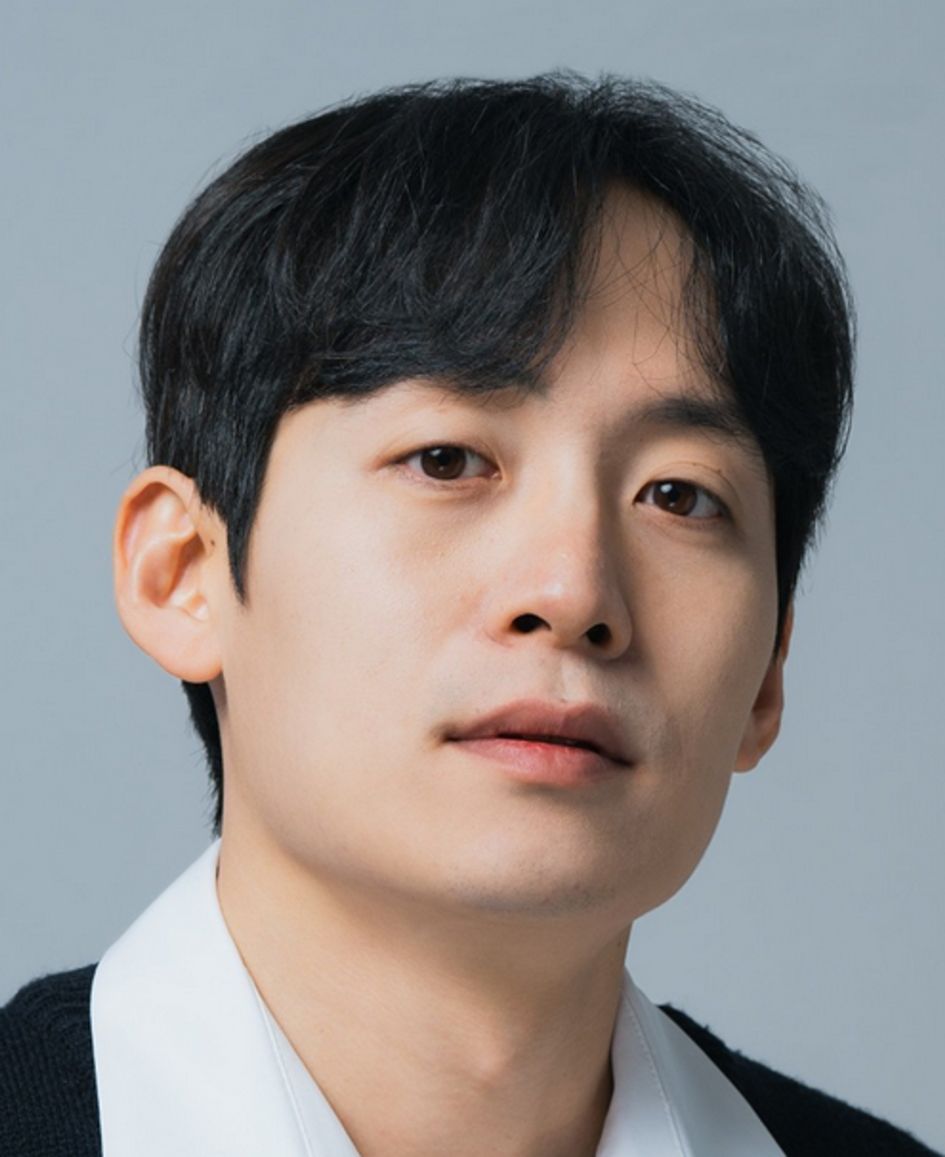 김별
