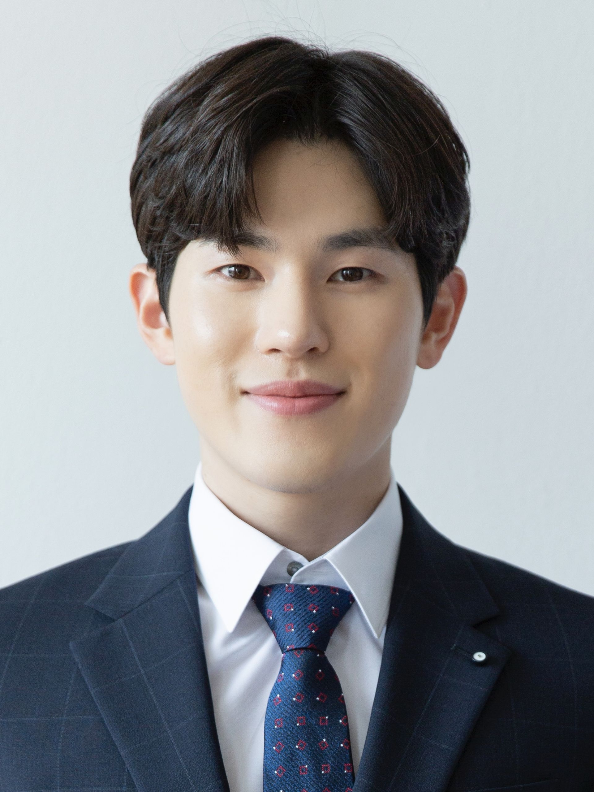 김태윤