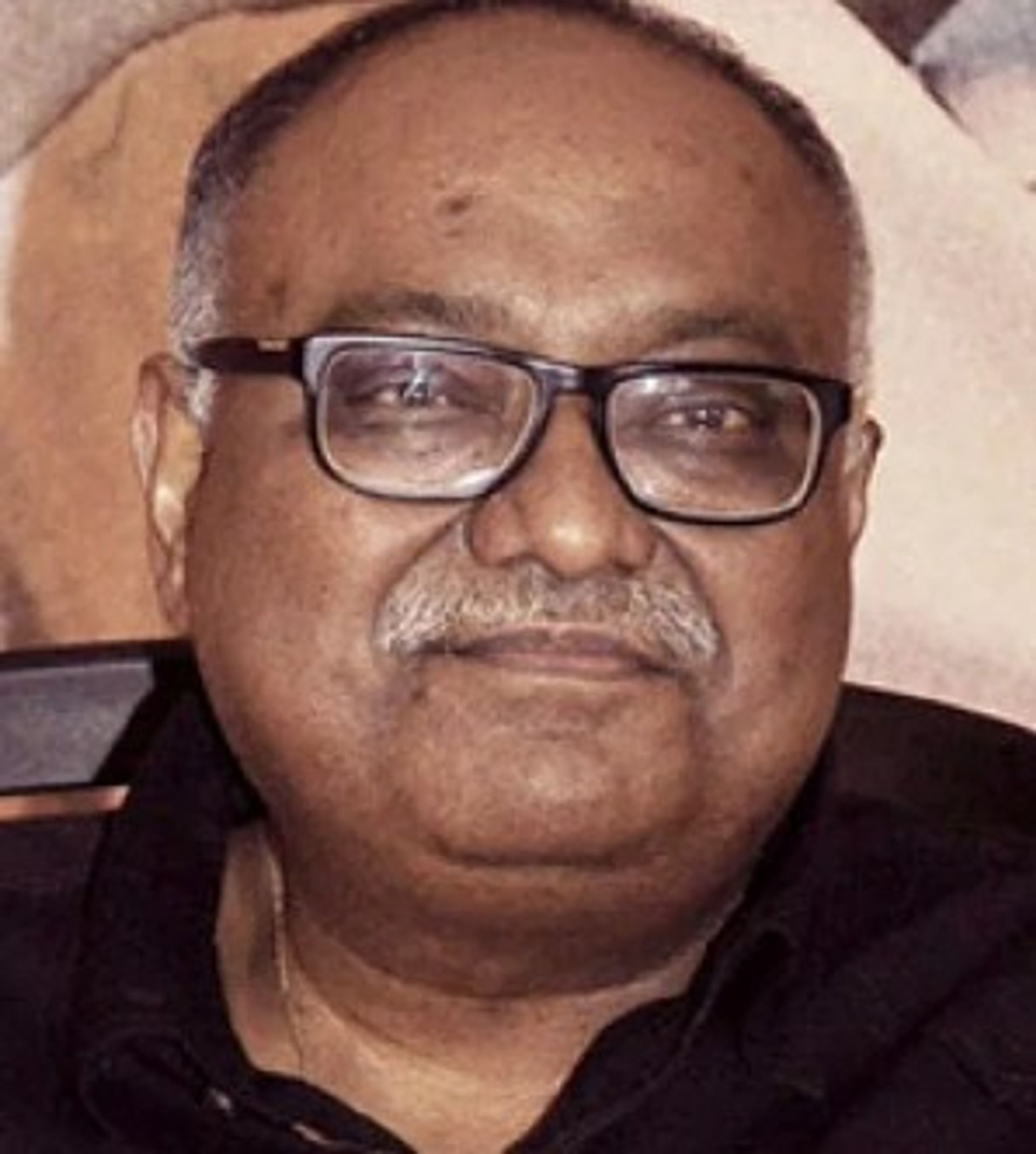 프라딥 사카