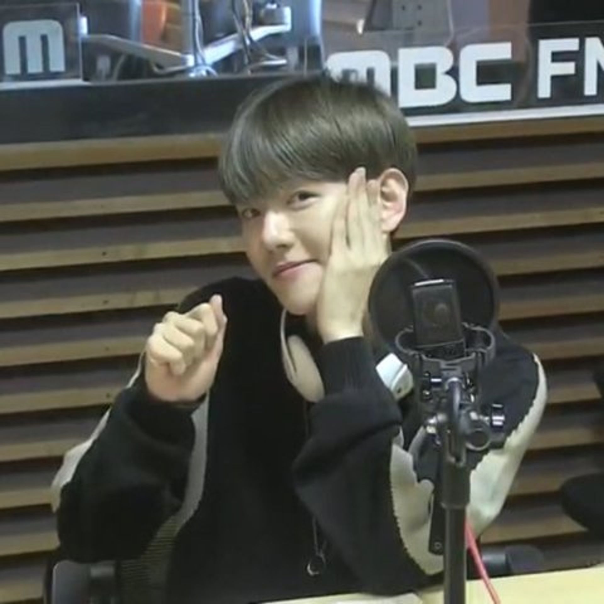 백현이