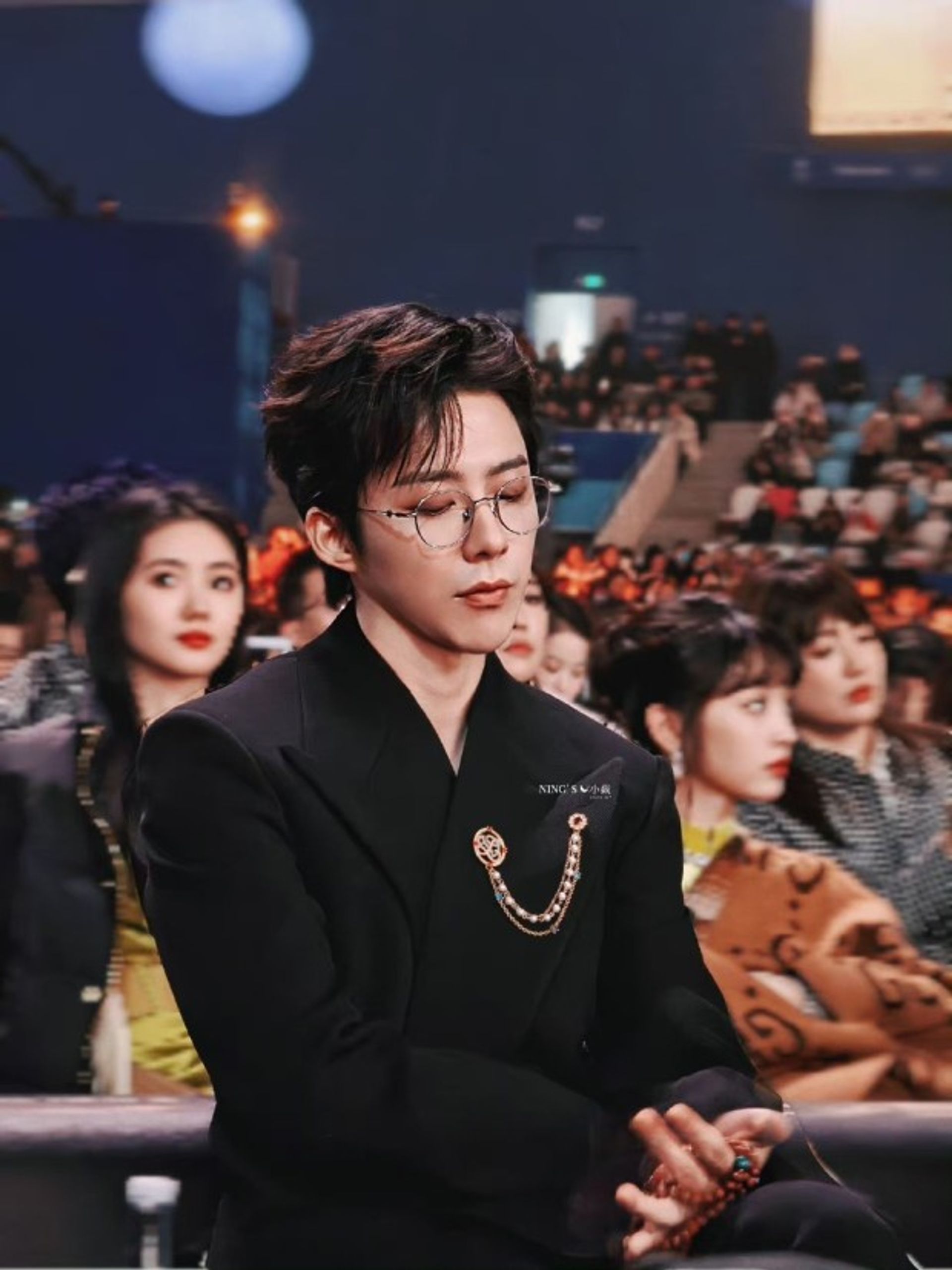 사월