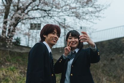 소녀는 졸업하지 않는다